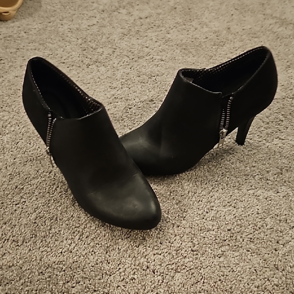 Dexflex Comfort Black Heeled Boots